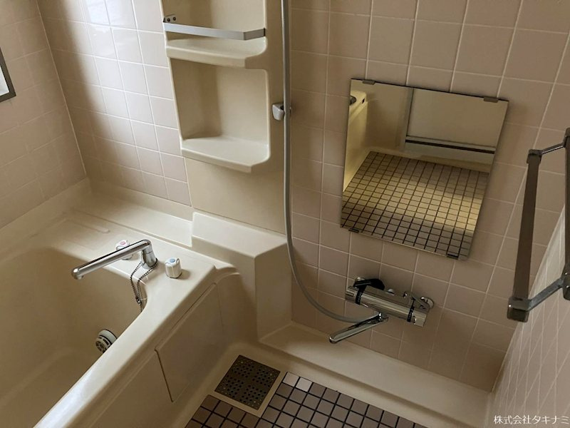 メゾンファミリオの浴室