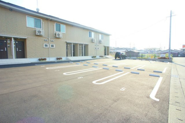 サンライズ御井Ⅱの駐車場