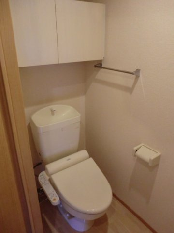 サンライズ御井Ⅱのトイレ|ゆったりとした空間のトイレです※同タイプの部屋になります。