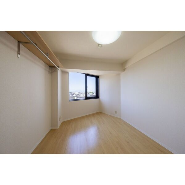 栄生川津ビルの居間・リビング