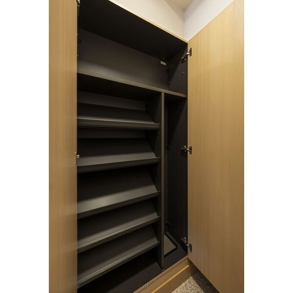 栄生川津ビルの収納