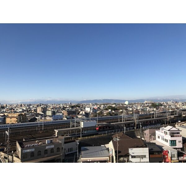 栄生川津ビルのバルコニー