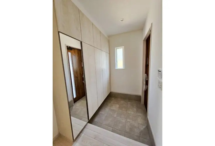 新築戸建　　毘沙門台３丁目の玄関