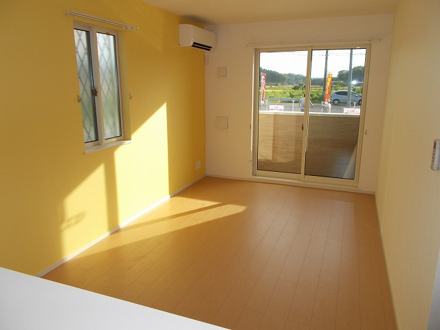 ウエスト　ノアβの居間・リビング