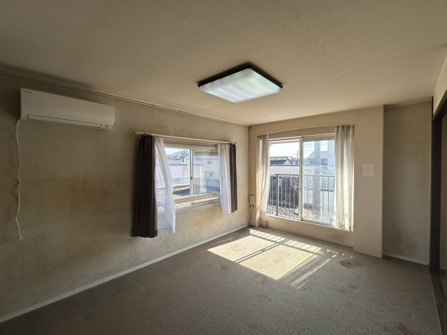 津乃峰町長浜中古戸建の洋室