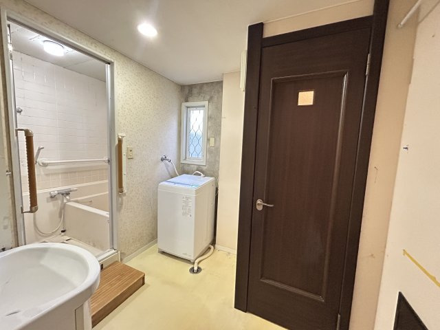 津乃峰町長浜中古戸建の脱衣所