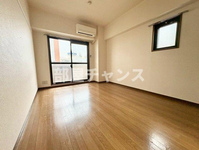 CRECER新栄の居間・リビング