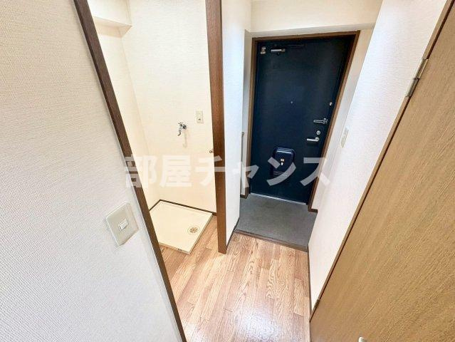 CRECER新栄の玄関