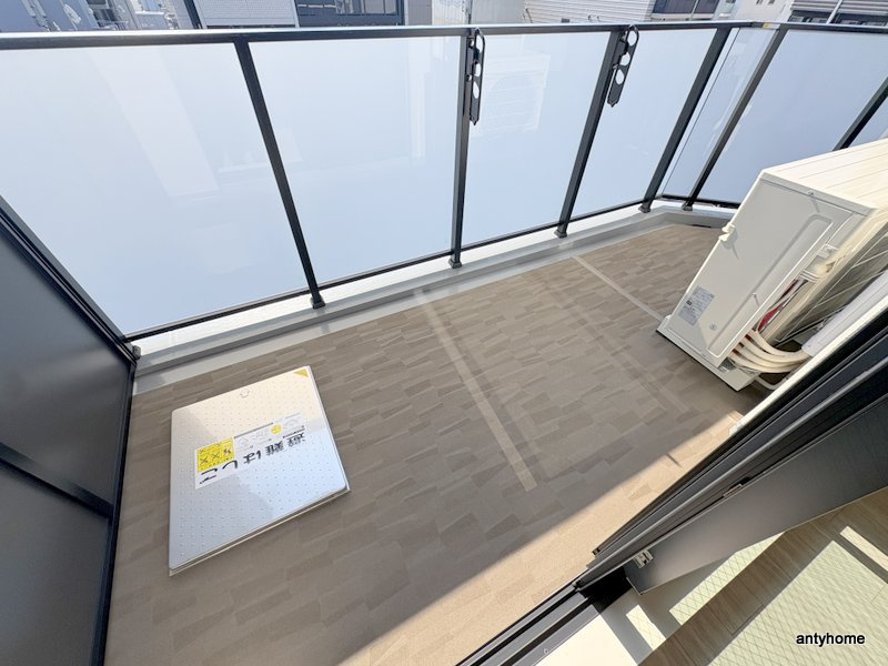 コンフォリア・リヴ博労町一丁目Q　仲介手数料無料のバルコニー