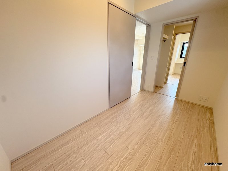 コンフォリア・リヴ博労町一丁目Q　仲介手数料無料の寝室