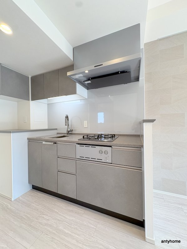 コンフォリア・リヴ博労町一丁目Q　仲介手数料無料のキッチン