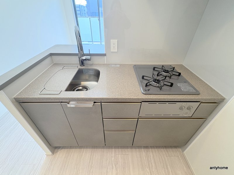 コンフォリア・リヴ博労町一丁目Q　仲介手数料無料のキッチン