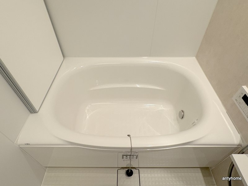 コンフォリア・リヴ博労町一丁目Q　仲介手数料無料の浴室