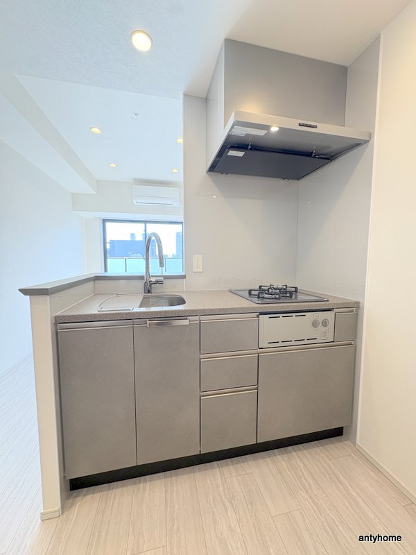 コンフォリア・リヴ博労町一丁目Q　仲介手数料無料のキッチン