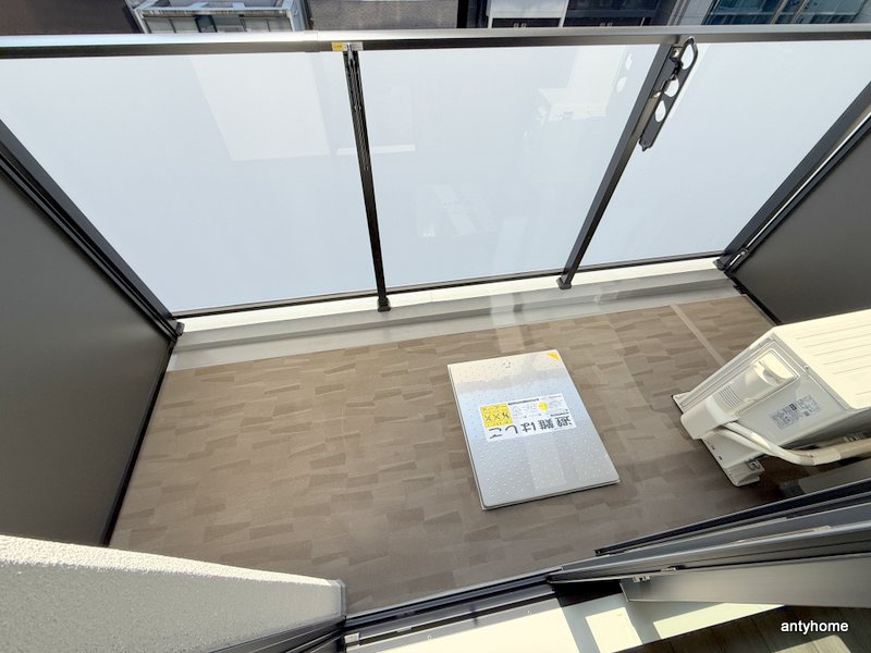 コンフォリア・リヴ博労町一丁目Q　仲介手数料無料のバルコニー