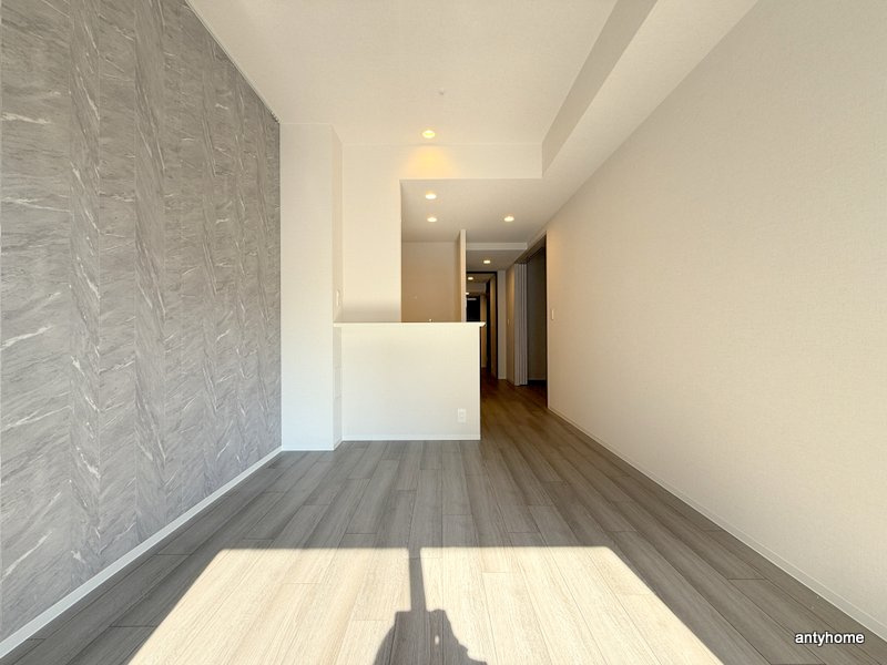 コンフォリア・リヴ博労町一丁目Q　仲介手数料無料の居間・リビング