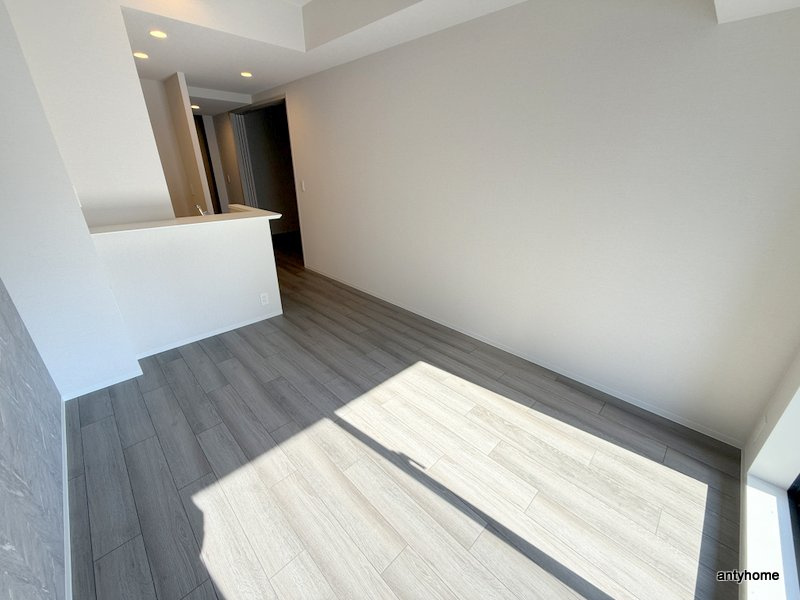 コンフォリア・リヴ博労町一丁目Q　仲介手数料無料の洋室