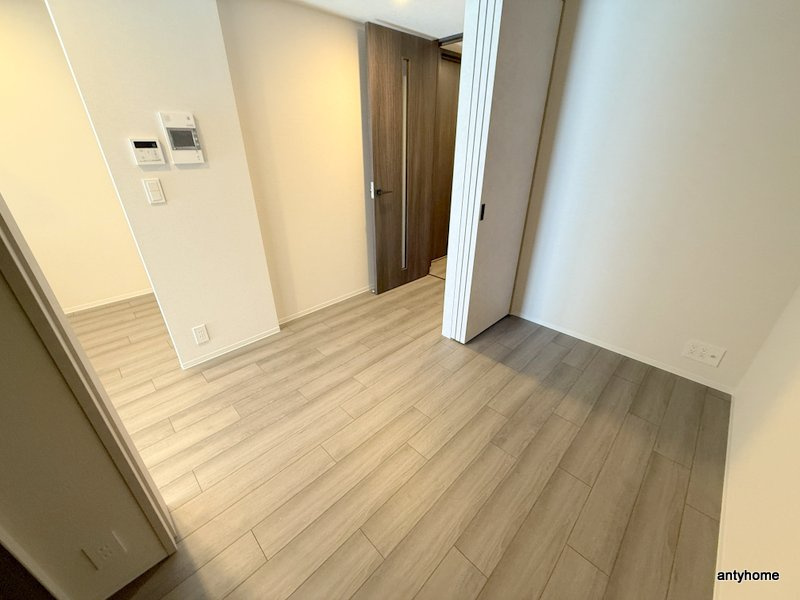 コンフォリア・リヴ博労町一丁目Q　仲介手数料無料の寝室