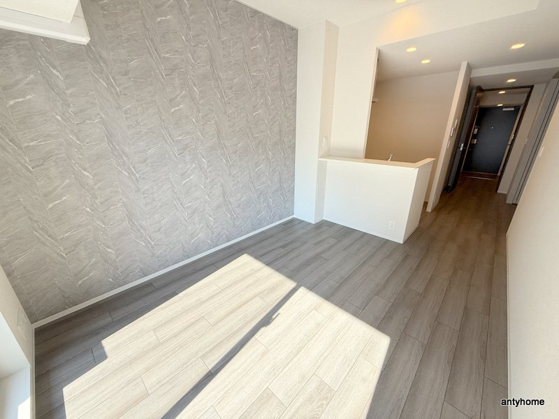 コンフォリア・リヴ博労町一丁目Q　仲介手数料無料の居間・リビング