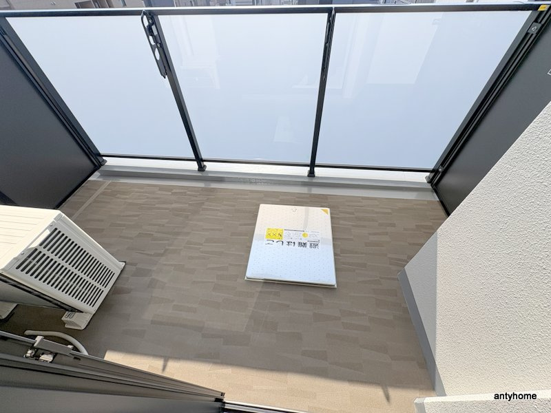 コンフォリア・リヴ博労町一丁目Q　仲介手数料無料のバルコニー