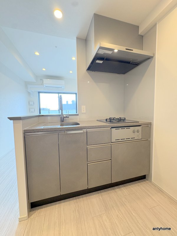 コンフォリア・リヴ博労町一丁目Q　仲介手数料無料のキッチン