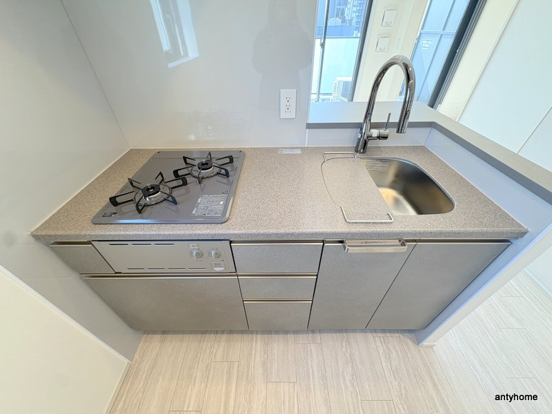 コンフォリア・リヴ博労町一丁目Q　仲介手数料無料のキッチン