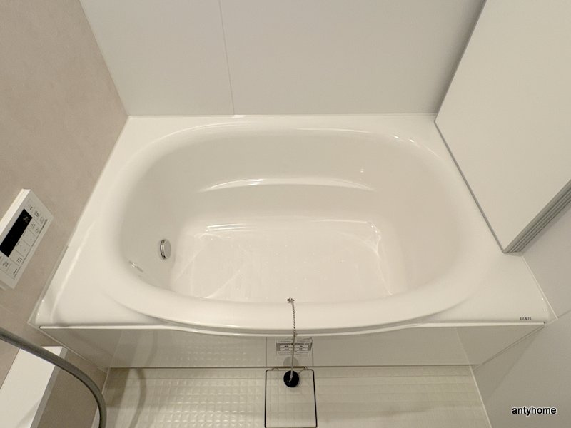 コンフォリア・リヴ博労町一丁目Q　仲介手数料無料の浴室