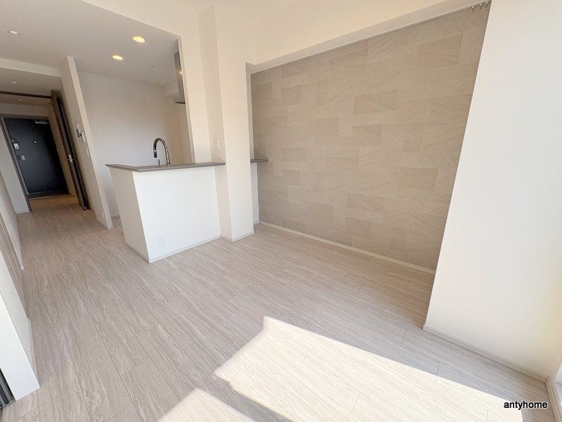 コンフォリア・リヴ博労町一丁目Q　仲介手数料無料の居間・リビング