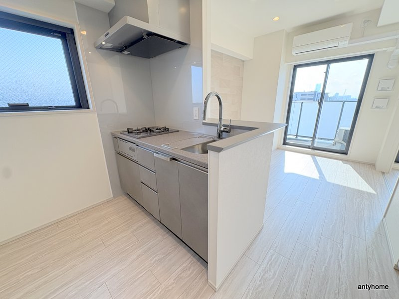 コンフォリア・リヴ博労町一丁目Q　仲介手数料無料の洋室