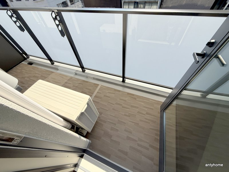 コンフォリア・リヴ博労町一丁目Q　仲介手数料無料のバルコニー