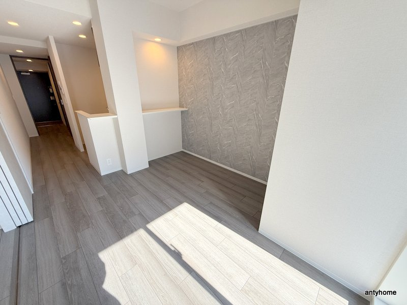 コンフォリア・リヴ博労町一丁目Q　仲介手数料無料の洋室