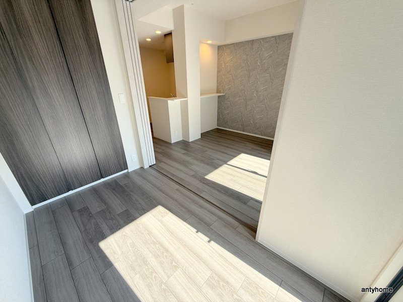 コンフォリア・リヴ博労町一丁目Q　仲介手数料無料の寝室