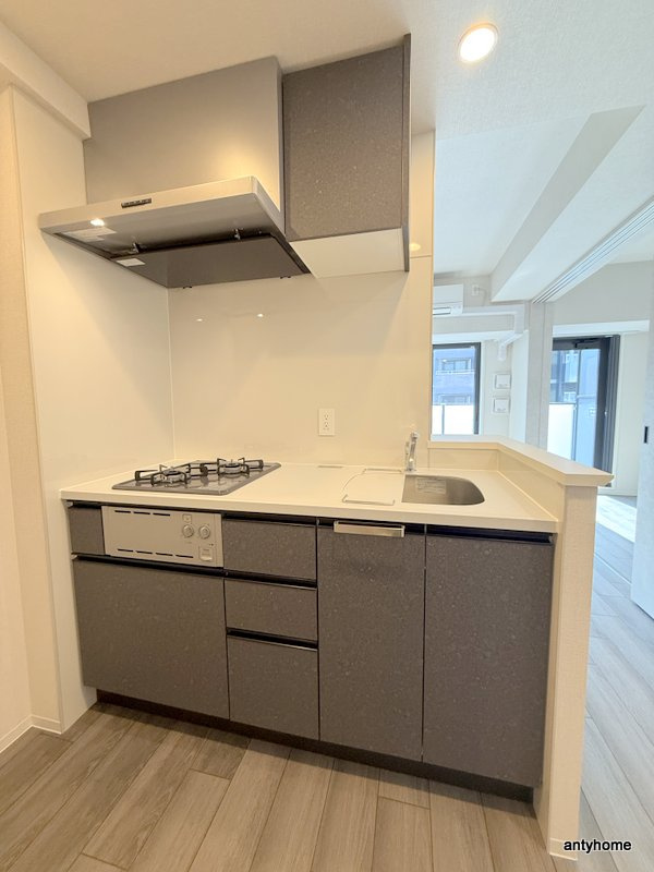 コンフォリア・リヴ博労町一丁目Q　仲介手数料無料のキッチン