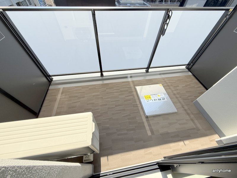 コンフォリア・リヴ博労町一丁目Q　仲介手数料無料のバルコニー