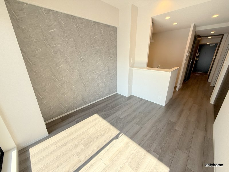 コンフォリア・リヴ博労町一丁目Q　仲介手数料無料の居間・リビング