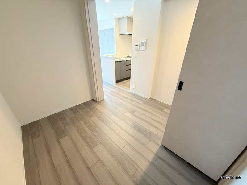 コンフォリア・リヴ博労町一丁目Q　仲介手数料無料の寝室