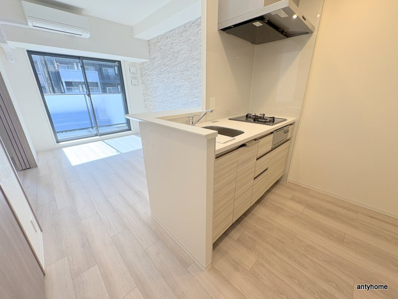 コンフォリア・リヴ博労町一丁目Q　仲介手数料無料の洋室