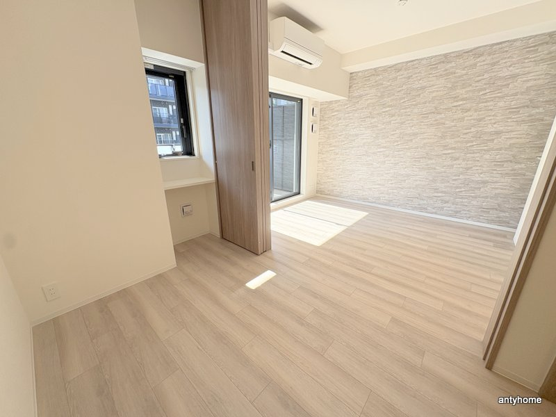 コンフォリア・リヴ博労町一丁目Q　仲介手数料無料の寝室