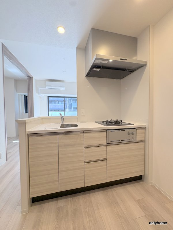 コンフォリア・リヴ博労町一丁目Q　仲介手数料無料のキッチン