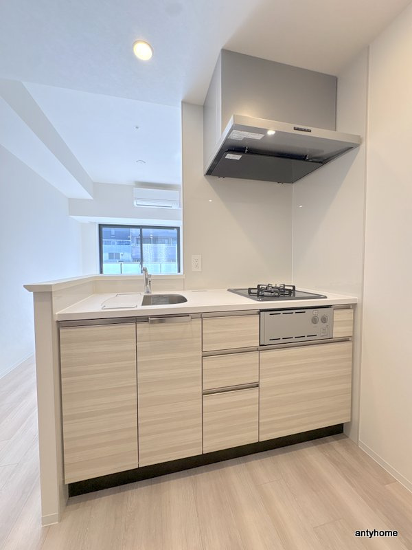 コンフォリア・リヴ博労町一丁目Q　仲介手数料無料のキッチン