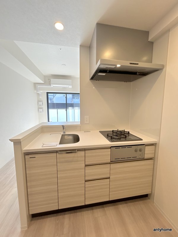 コンフォリア・リヴ博労町一丁目Q　仲介手数料無料のキッチン