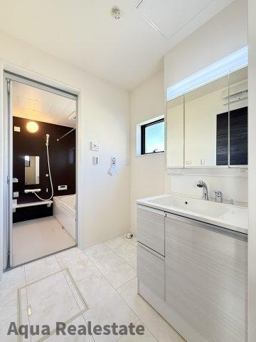 リーブルガーデン高松市朝日町第二の収納|小物を収納するのに便利です