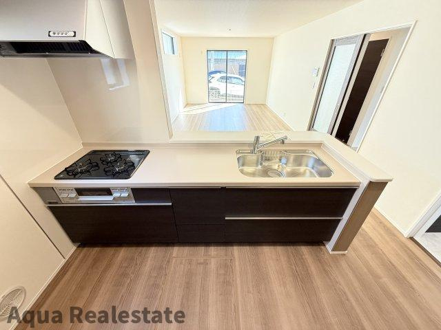 リーブルガーデン高松市朝日町第二のキッチン|同タイプキッチン（フロントパネル色は変更の可能性あります）