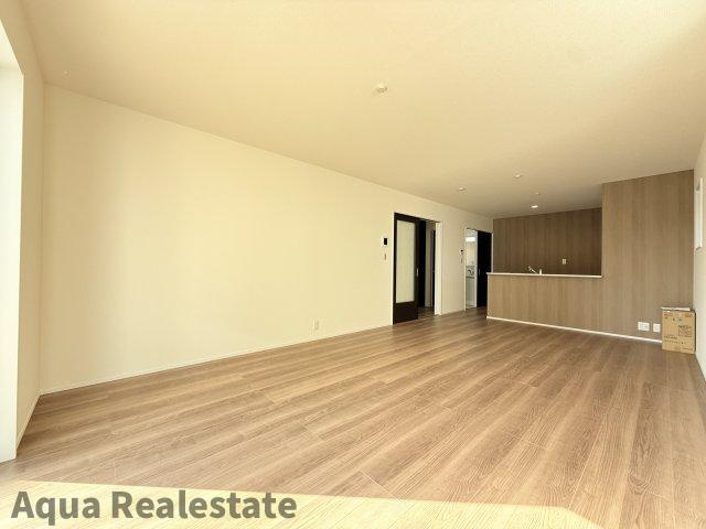 リーブルガーデン高松市朝日町第二のキッチン|デザインが映えるカッコいいキッチン。洗練された空間が料理の魔法を演出し、毎日が特別なひとときへと変わります。ここで繰り広げられるクリエイティブな料理体験は、まさに感動の連続。