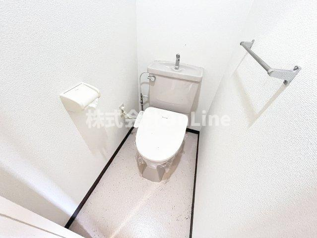 八尾市本町５丁目の賃貸マンションのトイレ