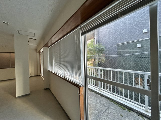 タチバナビル　2Fのバルコニー