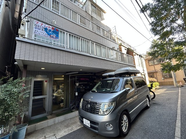 タチバナビル　2Fのエントランス