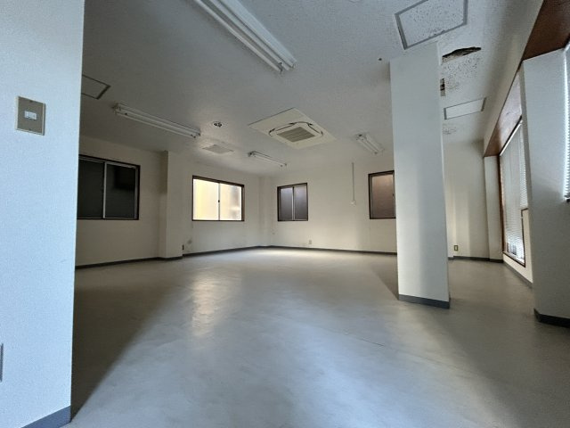 タチバナビル　2Fのロビー