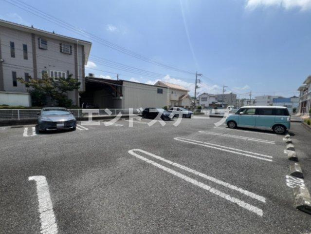 メリディオⅡの駐車場|高崎、前橋のお部屋探しはエンドスケープまで！お客様の理想お聞かせ下さい♪