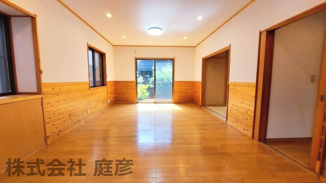 【居間・リビング】の画像